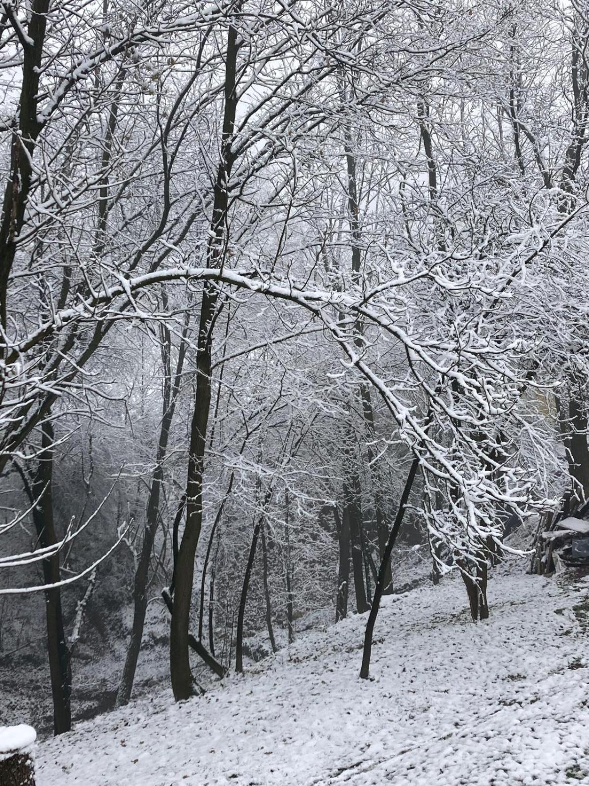 Holiday Home Tunnel Ravne Visoko Luaran gambar