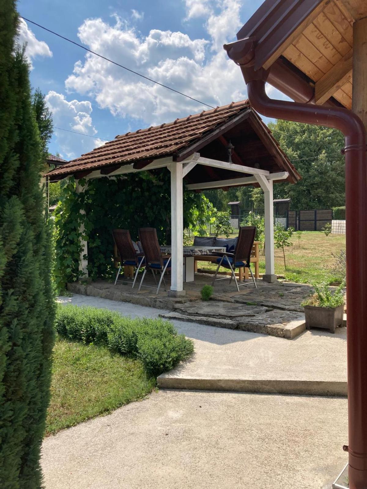 Holiday Home Tunnel Ravne Visoko Luaran gambar